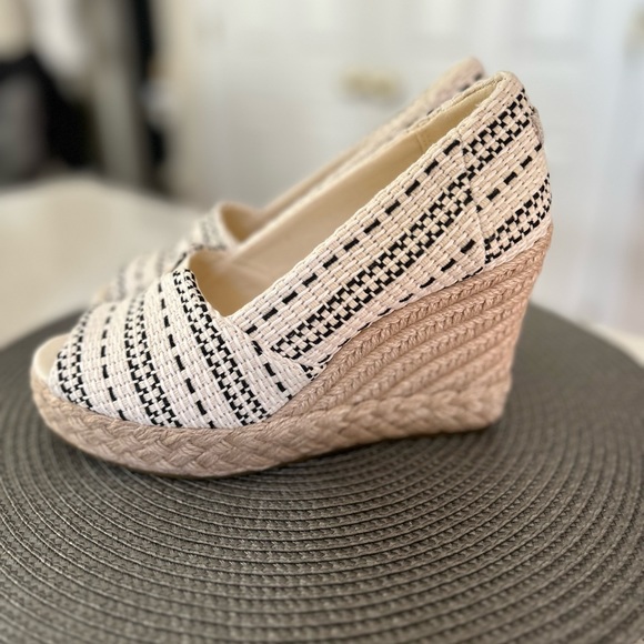 NWOT- Toms Michelle Open Toe Espadrille Wedge Size 6.5 - Picture 4 of 7